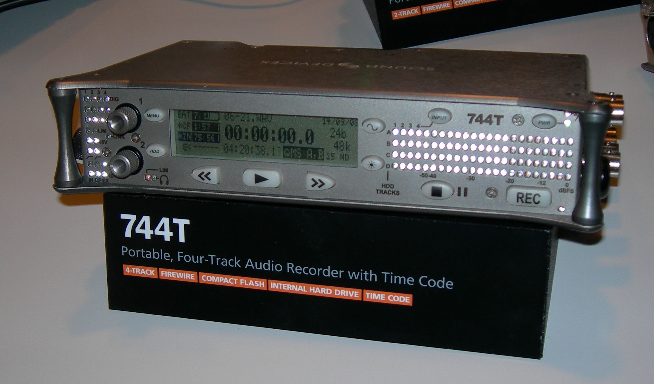 2008년 IBC에 전시된 Sound Devices 744T