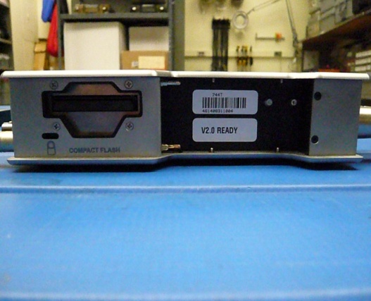 미국 교통부·FAA 보고서에 수록된 Sound Devices 744T 후면과 CompactFlash 슬롯